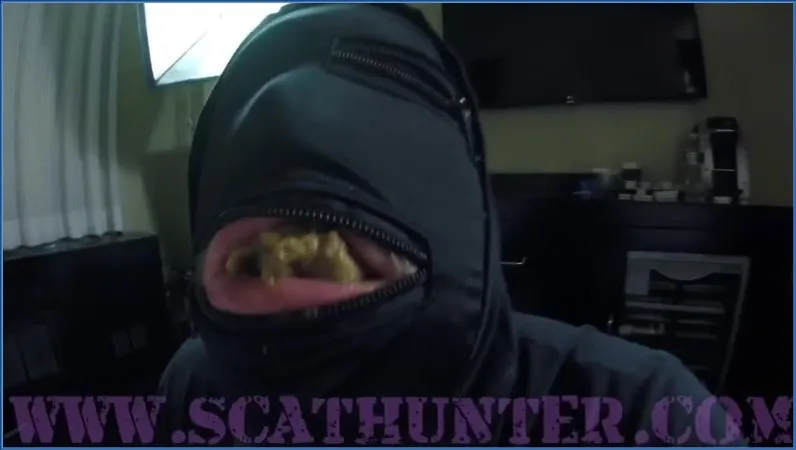 ScatHunter och Alice analarvtagerskan blir smutsig på Alla hjärtans dag - fetischvideo