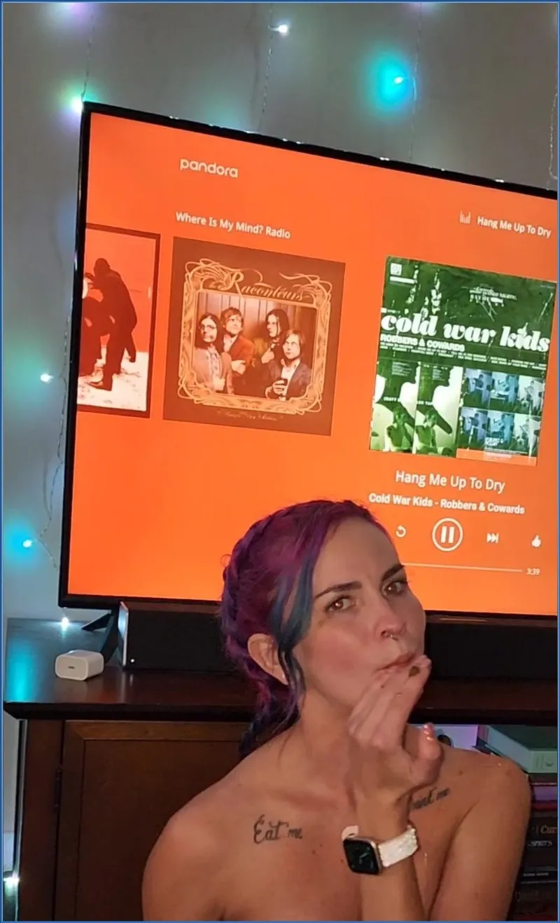 LilbuttLex och hennes nya vän i hårt analfisting - fetischvideo