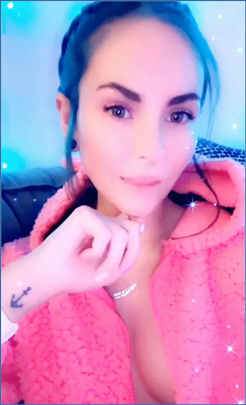 LilbuttLex i ny onesie leker med sin rumpa - fetischvideo