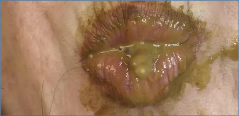 Dirtygardengirl som skitmatte helt nära i POV - scatvideo