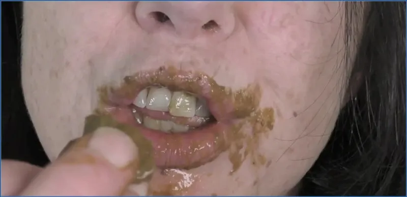 Dirtygardengirl kör soloshow i extrem närbild med gaping och prolaps - fetischvideo