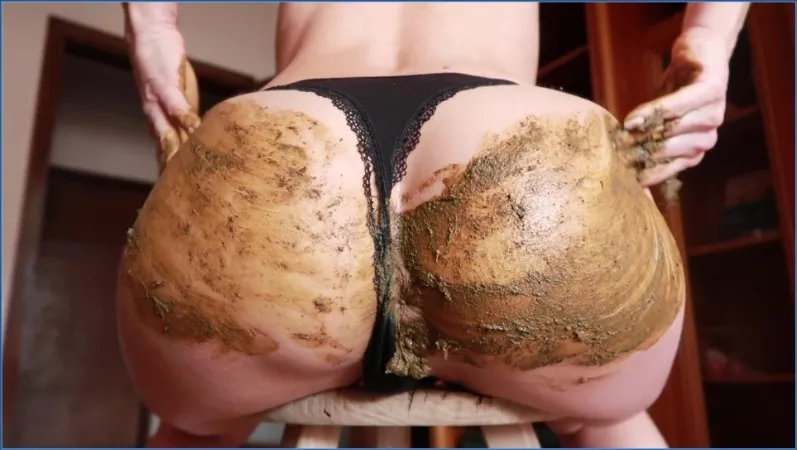 Sabrina Dacos mosar tomater och blir riktigt lerig - fetischvideo
