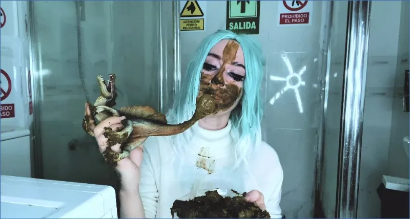 Sweet Betty Parlour och Spinosaurus i äckligt bajsspektakel - fetischvideo