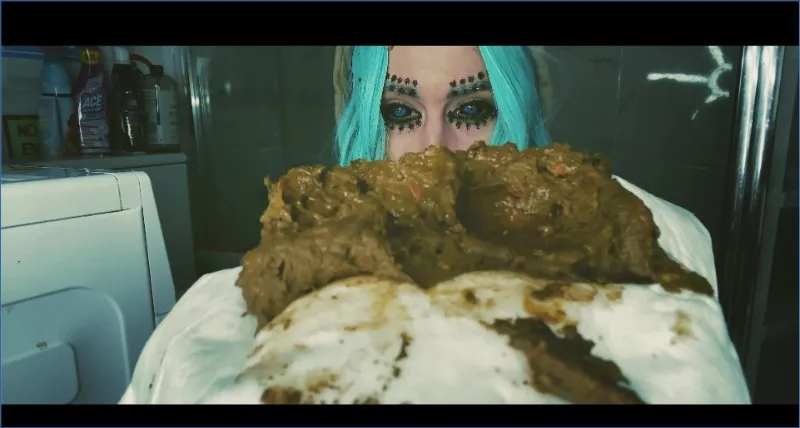 Sweet Betty Parlour kör smutsiga mörka lekar med klubba och skit - fetischvideo